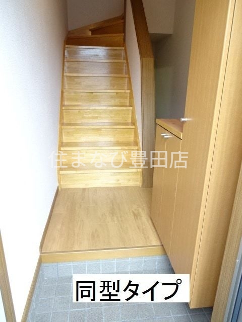 玄関　同型タイプ