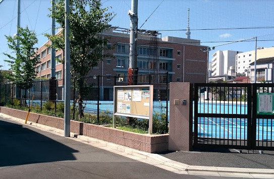 中学校　墨田区立吾嬬第二中学校（中学校）まで706m