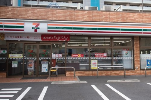 コンビニ　セブンイレブン江東扇橋店（コンビニ）まで111m