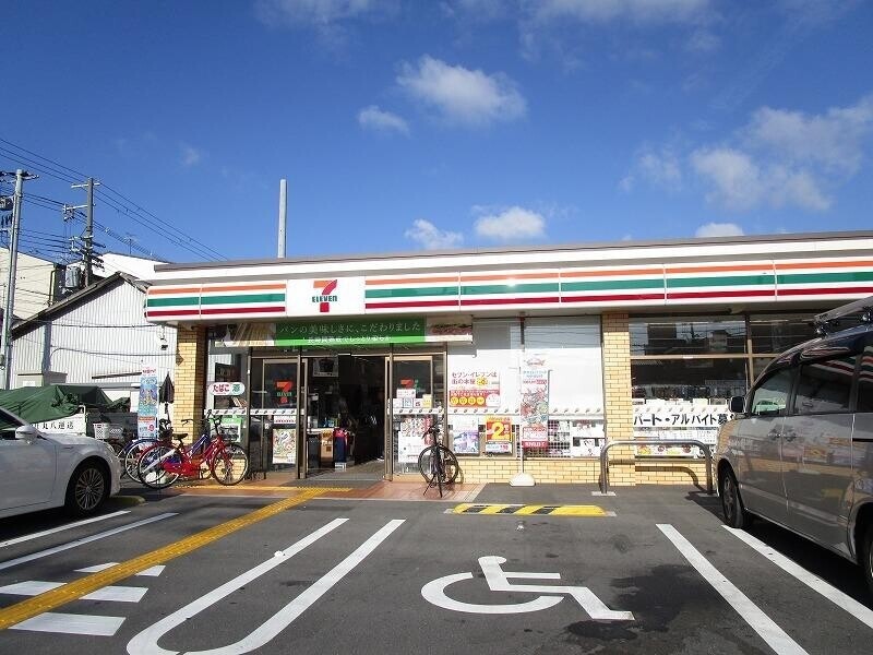 コンビニ　セブンイレブン（コンビニ）まで187m