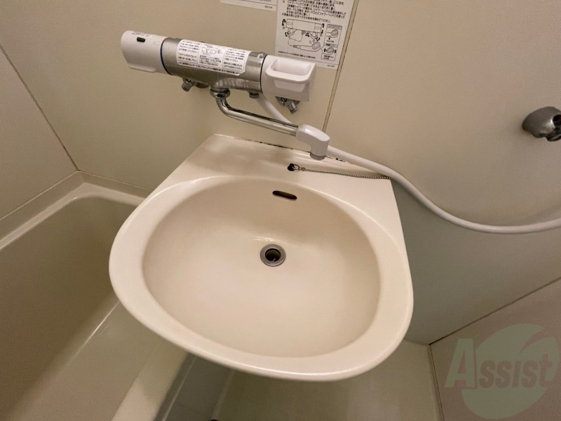 洗面設備　洗面台です。お湯の調整などもしやすそうです。