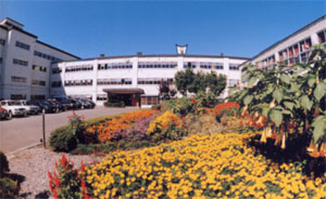 中学校　厨川中学校（中学校）まで989m