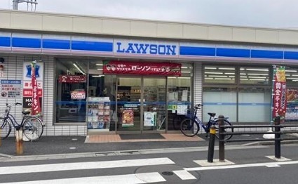 コンビニ　ローソン 足立栗原一丁目店（コンビニ）まで145m