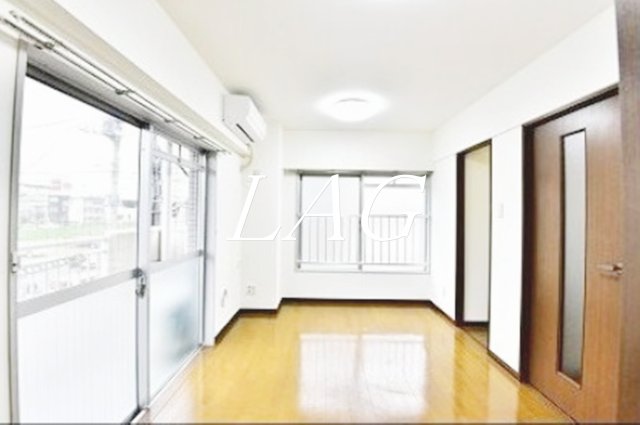 居室・リビング　洋室のお部屋です。（同仕様です。）