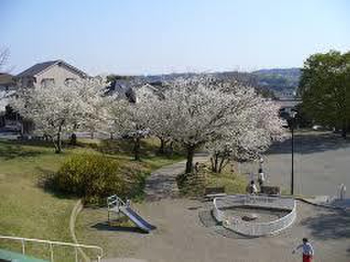 公園　鍛冶ヶ谷南公園（公園）まで700m