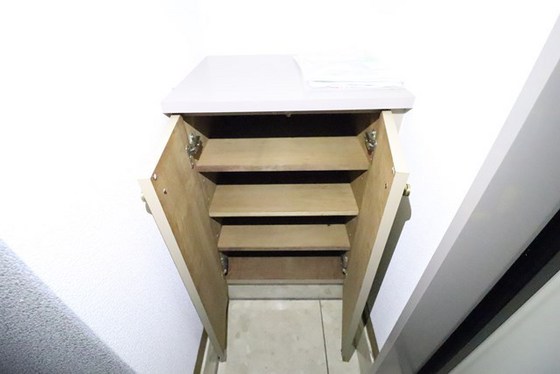 玄関　※別部屋の写真です
