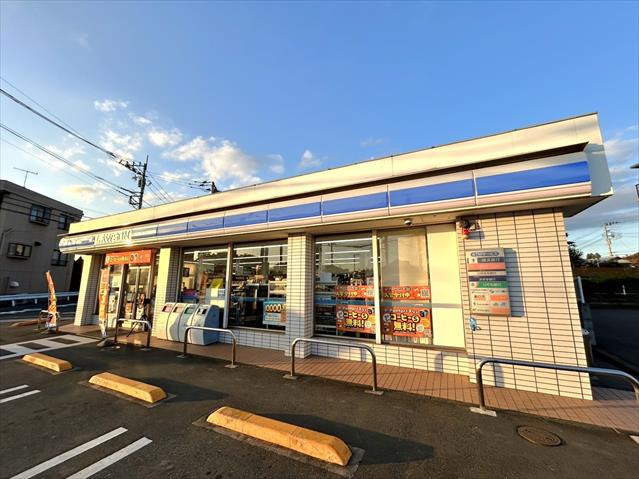 コンビニ　ローソン（コンビニ）まで899m