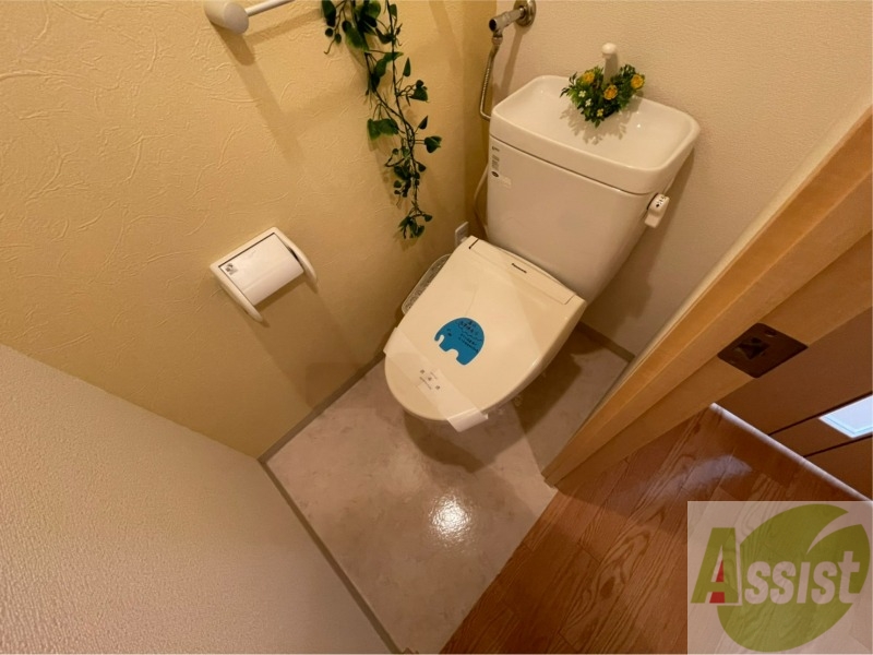 トイレ　トイレです。ウォシュレット付を探している方、おすすめです。