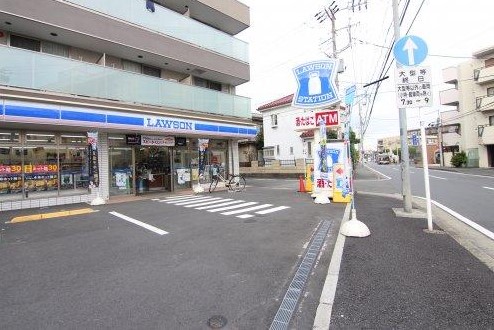 コンビニ　ローソン 港北日吉七丁目店（コンビニ）まで294m