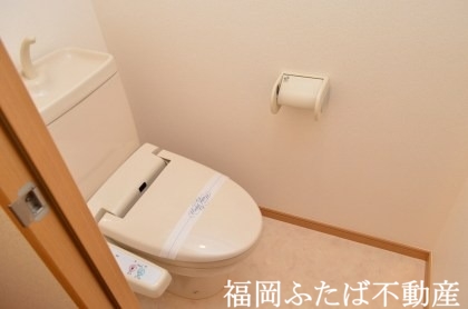 トイレ　※別号室の写真です