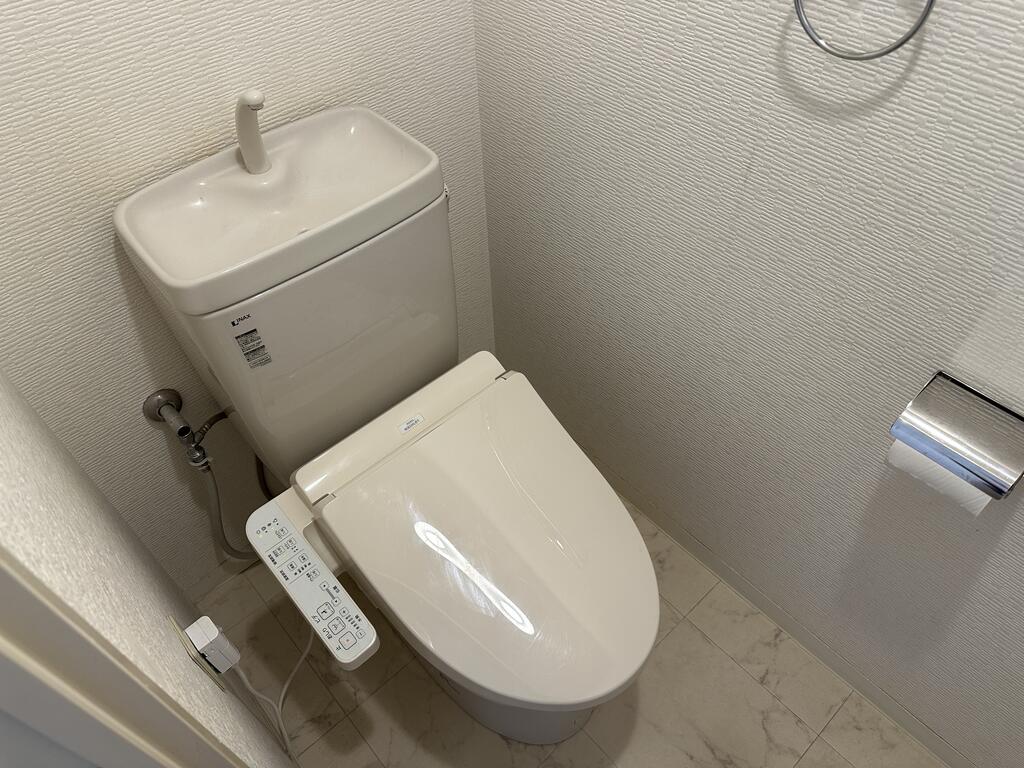 トイレ　※写真は別室のものです