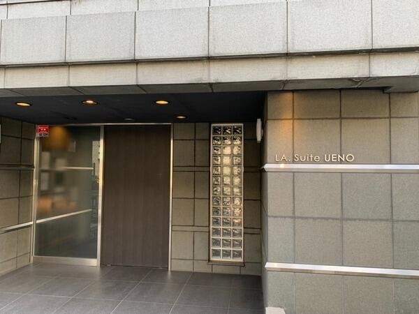 エントランス　清潔なエントランスです