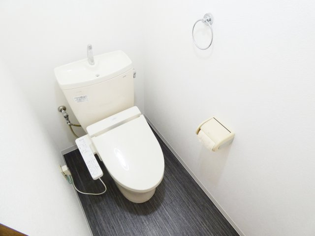 トイレ　※写真は他号室です