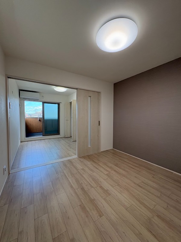 CHARME PARKSIDE Iの居間写真