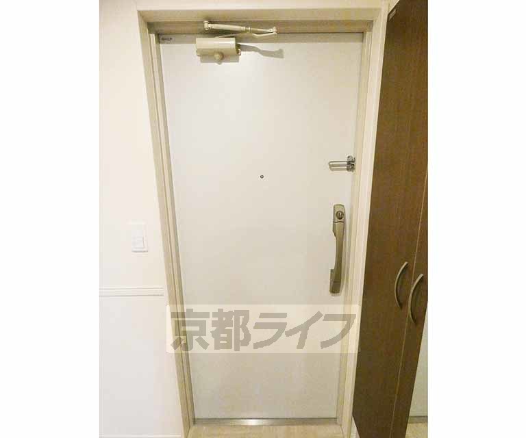 その他設備　しっかりとしたドア。