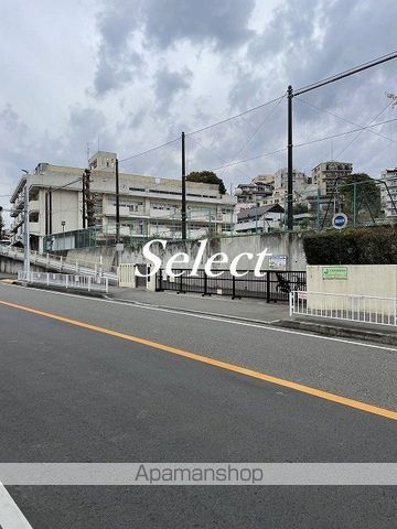 小学校　横浜市立宮谷小学校（小学校）まで319m