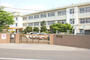 小学校　北九州市立塔野小学校（小学校）まで481m