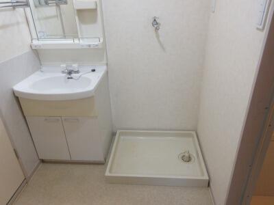 洗面設備　同建物、別部屋の写真を使用し…