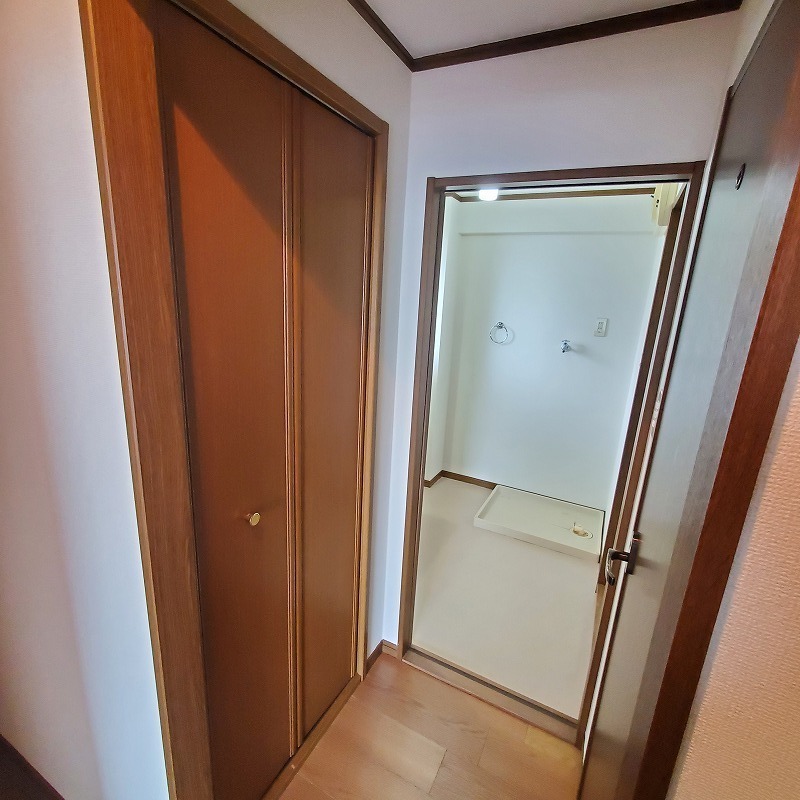 収納　室内写真は他号室のものですので、現況優先となります。