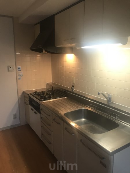キッチン　※別のお部屋の写真です