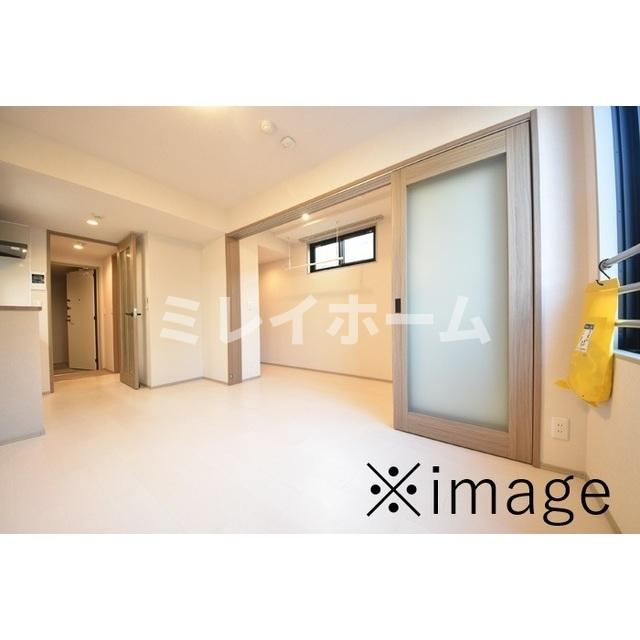 居室・リビング　同建物内別のお部屋の参考写真になります。