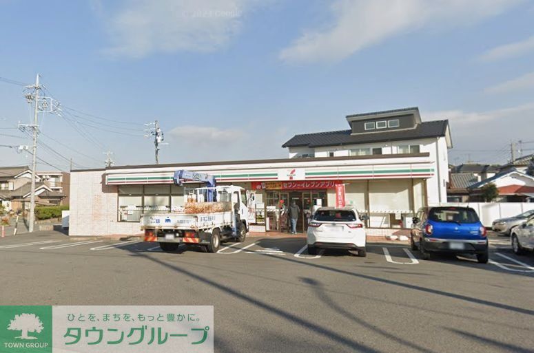 コンビニ　セブンイレブン西尾桜町店（コンビニ）まで1960m
