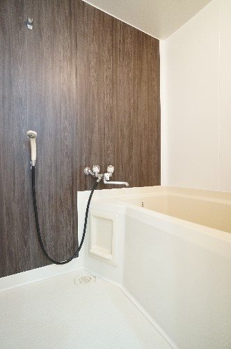 バス・シャワールーム　バスタブに浸かって一日の疲れをリフレッシュ！