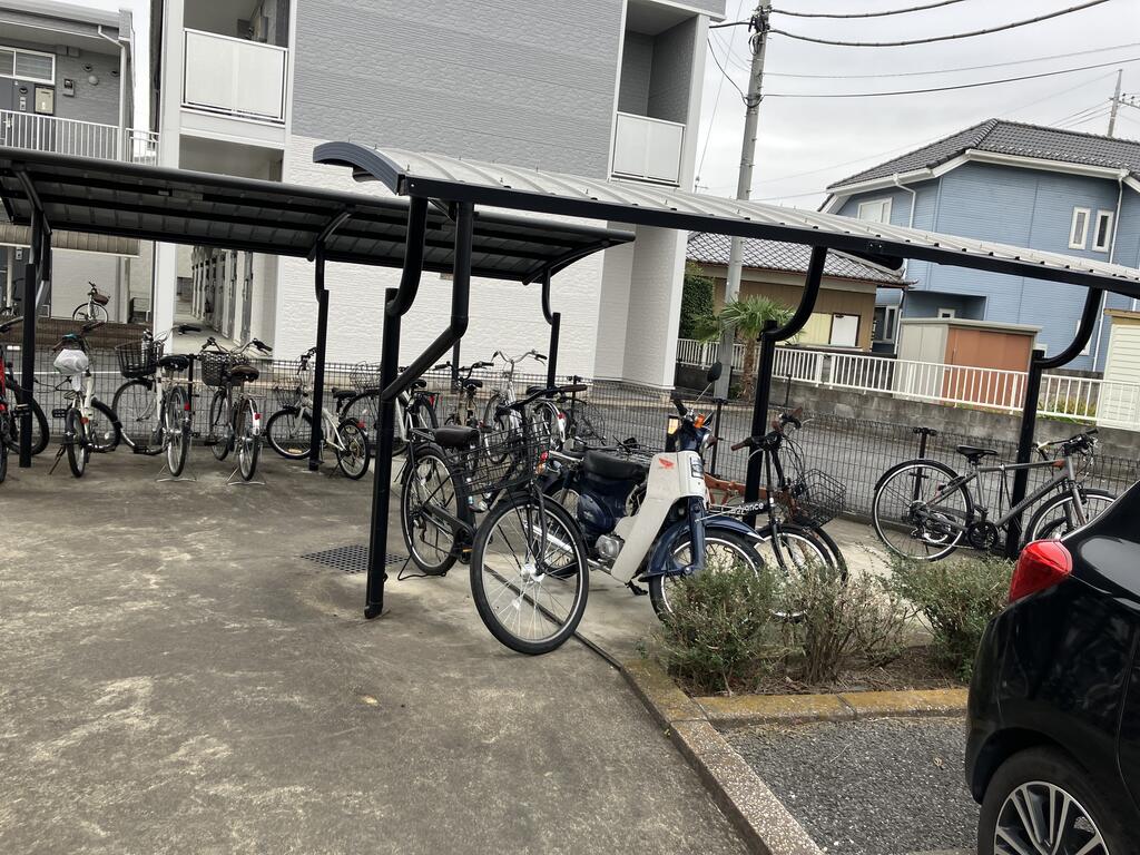 レオパレスイーストハウスの外観写真