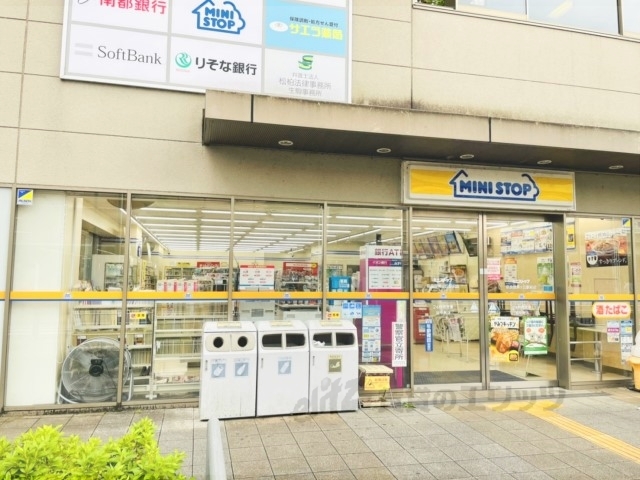コンビニ　ミニストップ奈良登美ヶ丘駅前店（コンビニ）まで1500m