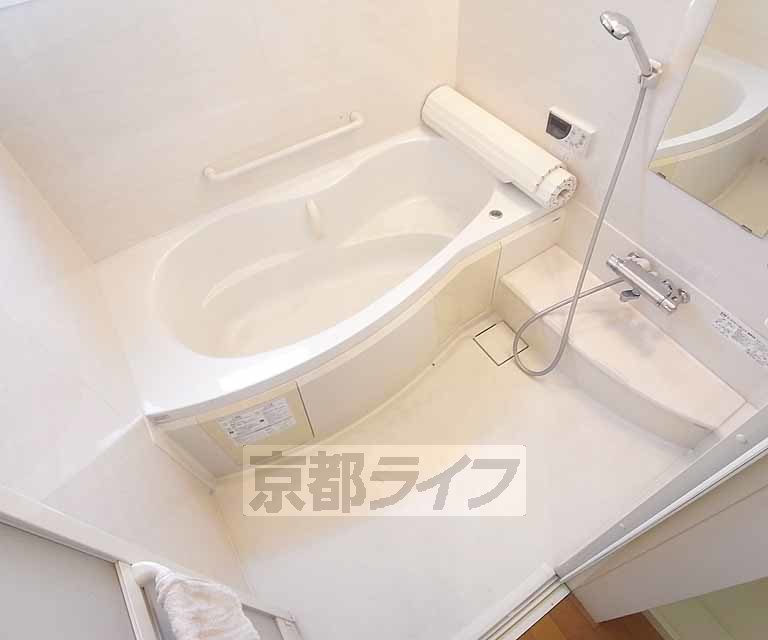バス・シャワールーム　大きなお風呂です。
