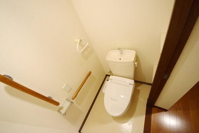 トイレ　★洗浄温水便座付トイレです★