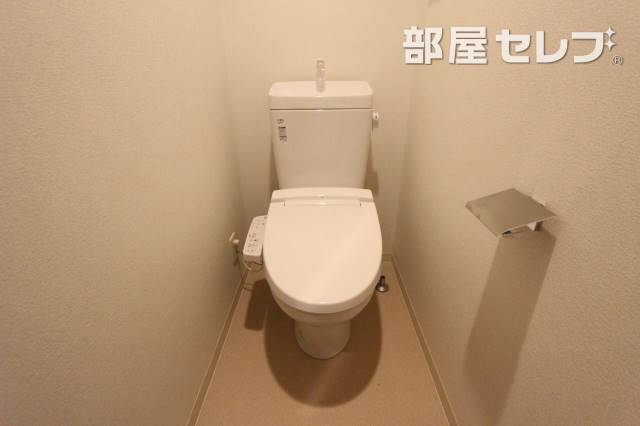 プレサンスジェネ千種内山のトイレ写真