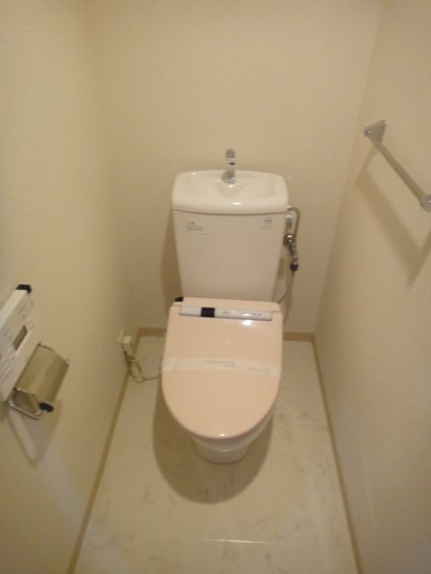 クレッセント高津リバーウィンドのトイレ写真