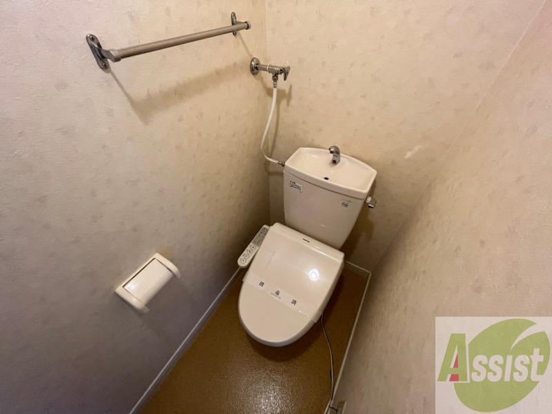 トイレ　こちらはトイレです。清潔感があり、安心して使用できます。