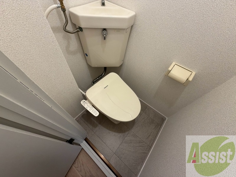 地下鉄東豊線 東区役所前駅 徒歩9分 3階建 築33年のトイレ写真