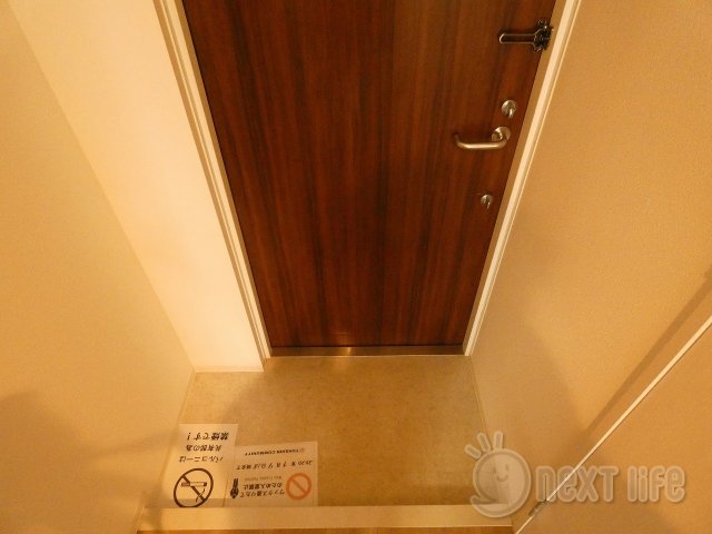 ズーム横濱イーストの玄関写真