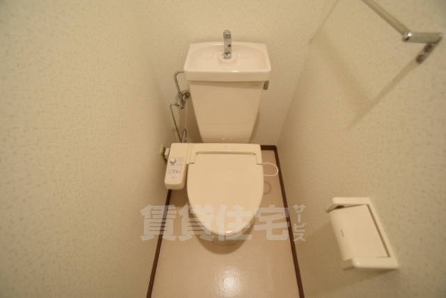 ＪＲ東海道本線 六甲道駅 徒歩5分 7階建 築31年のトイレ写真