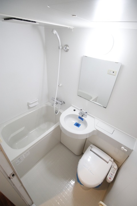 バス・シャワールーム　※他部屋参考写真