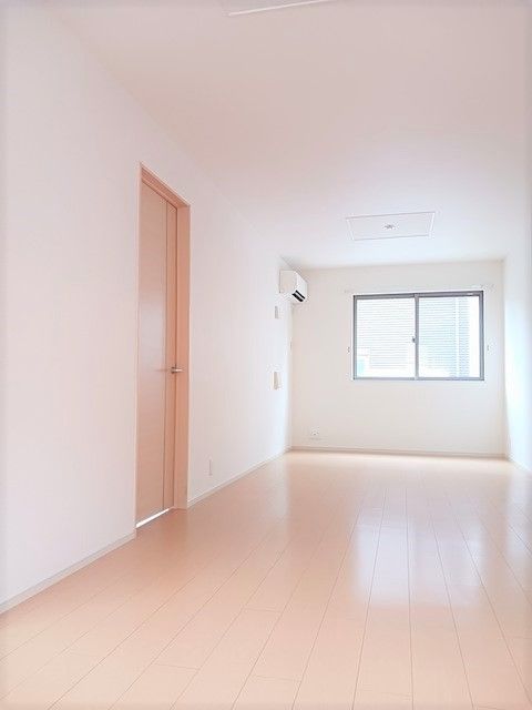 ブランドールIIの居間写真