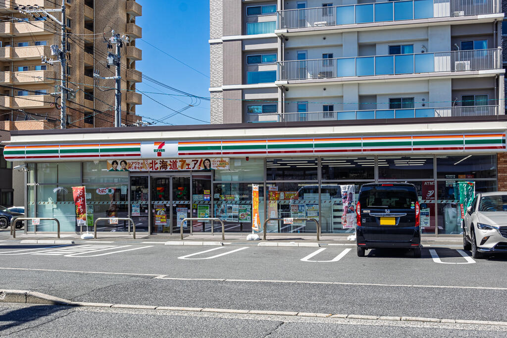コンビニ　セブンイレブン広島井口4丁目店（コンビニ）まで104m