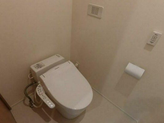 都営大江戸線 蔵前駅 徒歩7分 5階建 築8年のトイレ写真