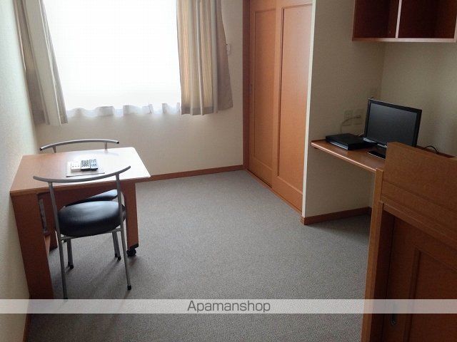 レオパレスレーブの居間写真