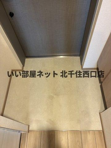 玄関　プレディアコート北千住