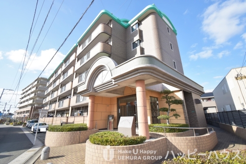 建物外観　オートロック、防犯カメラ、エレベーター付き物件！