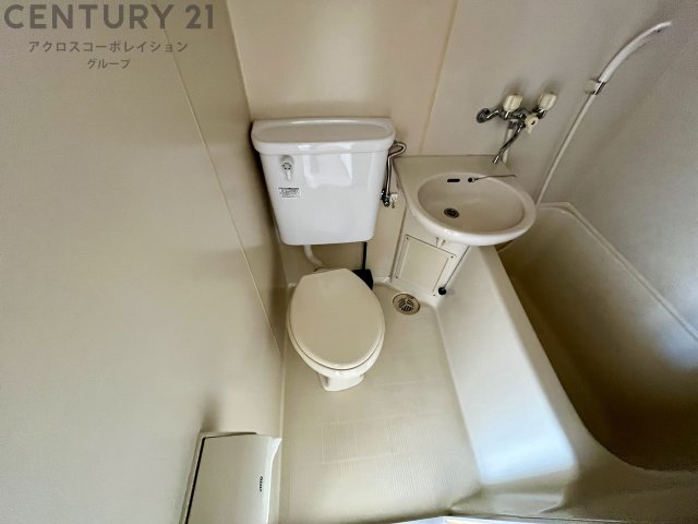 トイレ　浴室内にトイレがあります♪