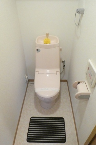 トイレ　※別号室の写真です。