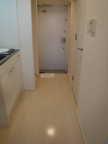 玄関　他のお部屋の参考写真となります。
