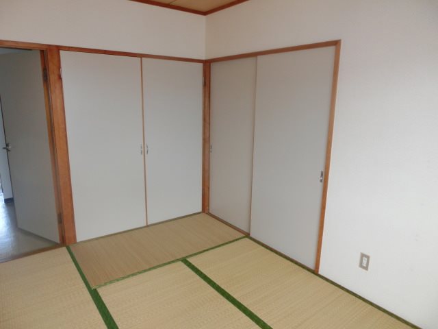 上岡田ガーデンハイツの内装写真