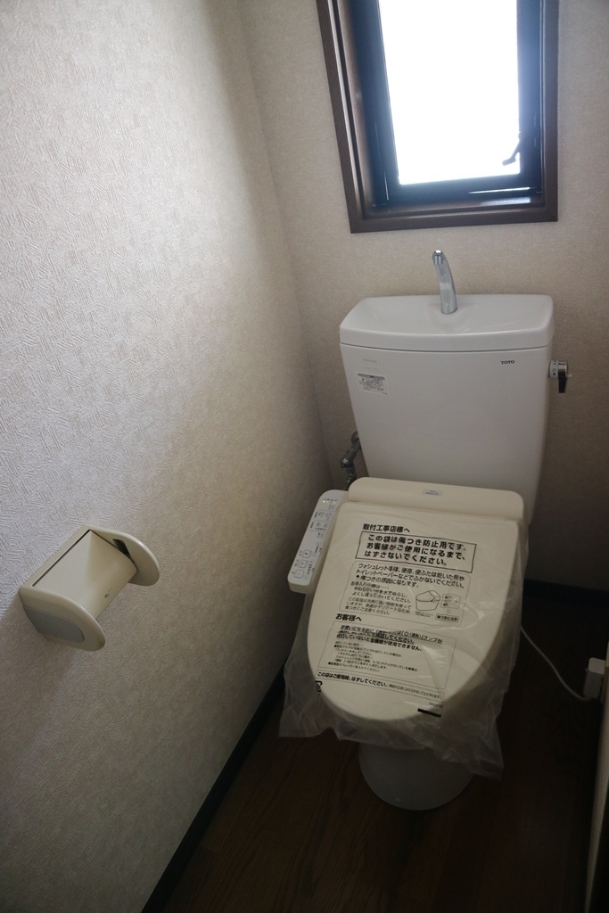トイレ　※写真お部屋違いです