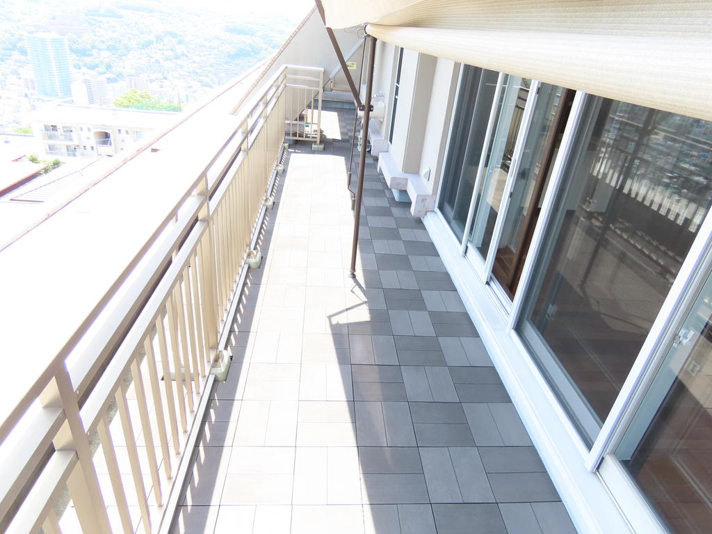 バルコニー　晴れの日は市内の景観を楽しめます！